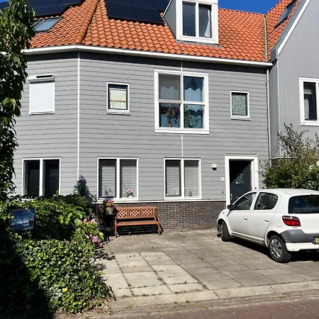 Oda ve Kahvaltı Twiske Zuid, Free Parking Amsterdam